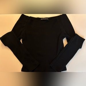 Brandy Melville off the shoulder long sleeve cropped top